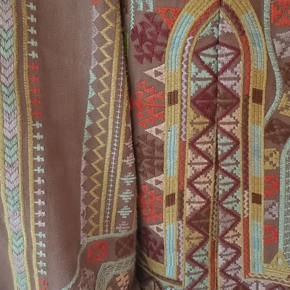 Embroidered Fitted Jacket - Picture 3 of 4